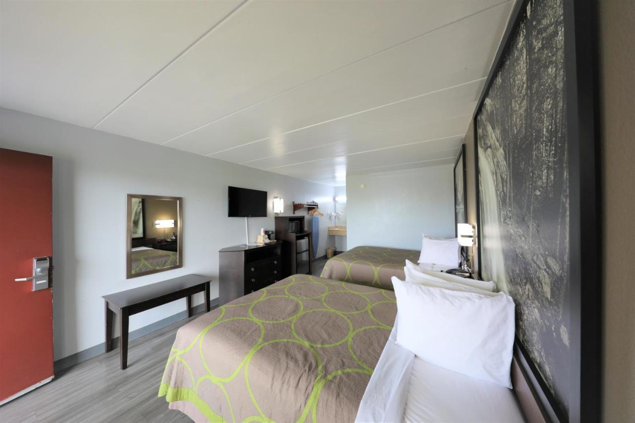 Super 8 By Wyndham Manassas Hotel Ngoại thất bức ảnh