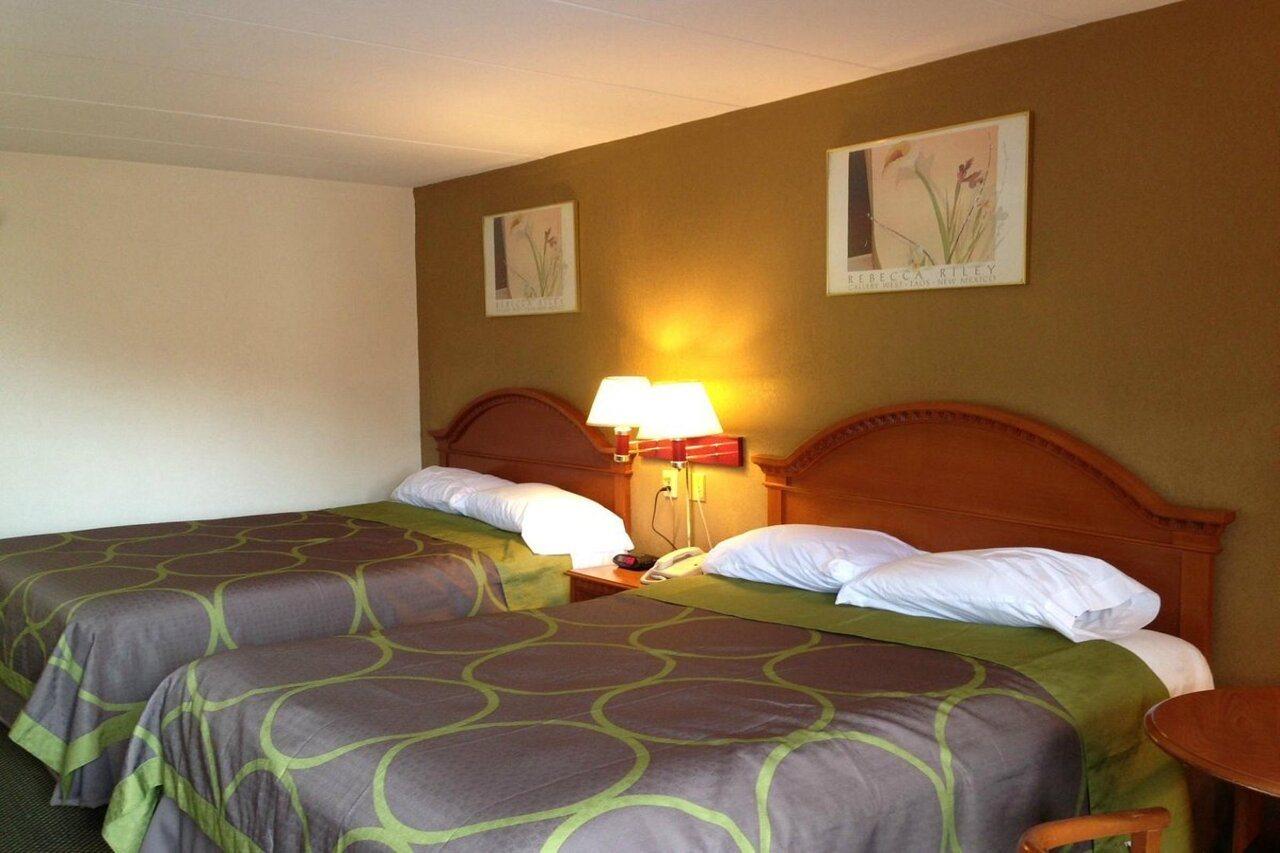 Super 8 By Wyndham Manassas Hotel Ngoại thất bức ảnh