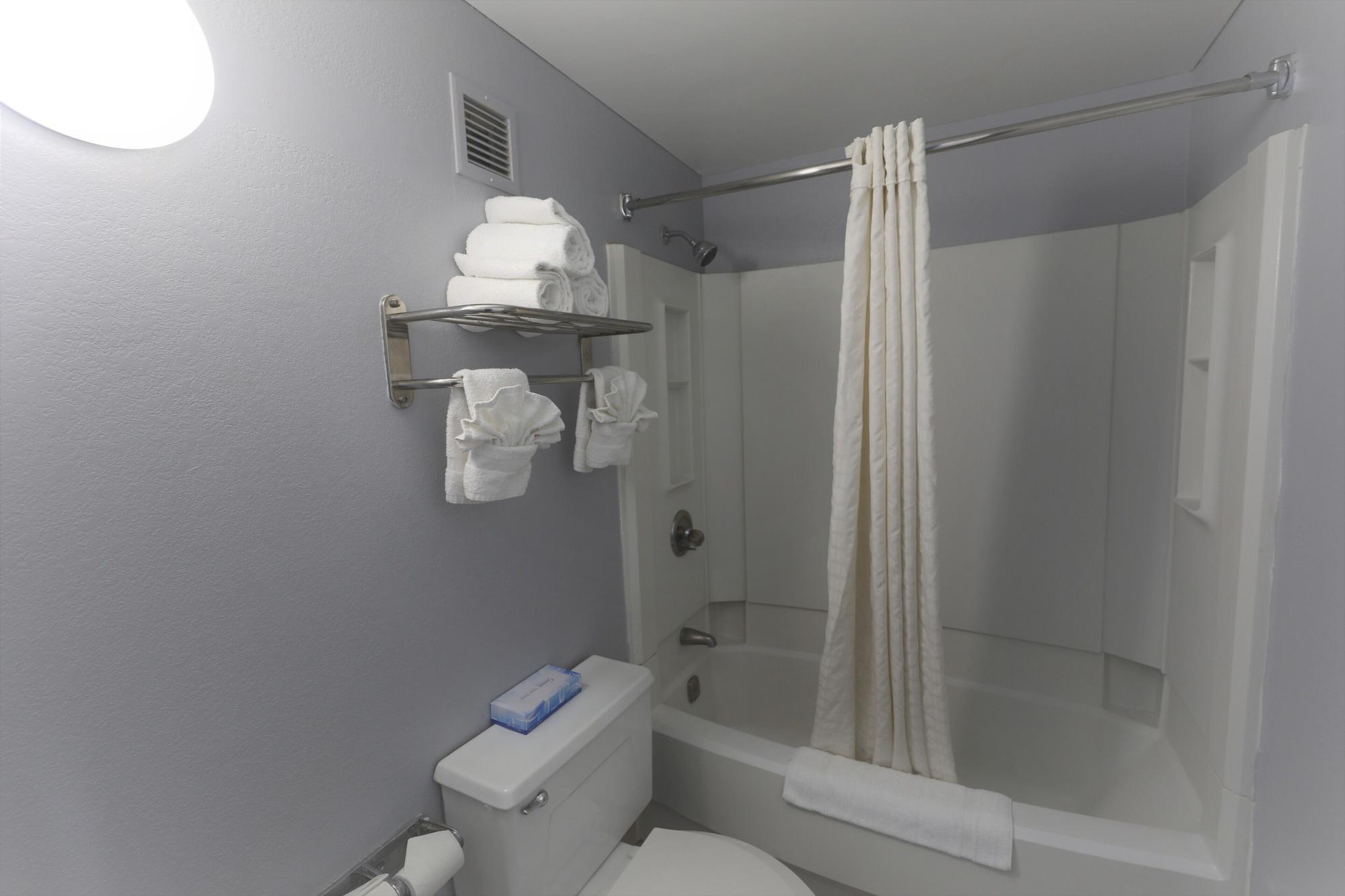 Super 8 By Wyndham Manassas Hotel Ngoại thất bức ảnh