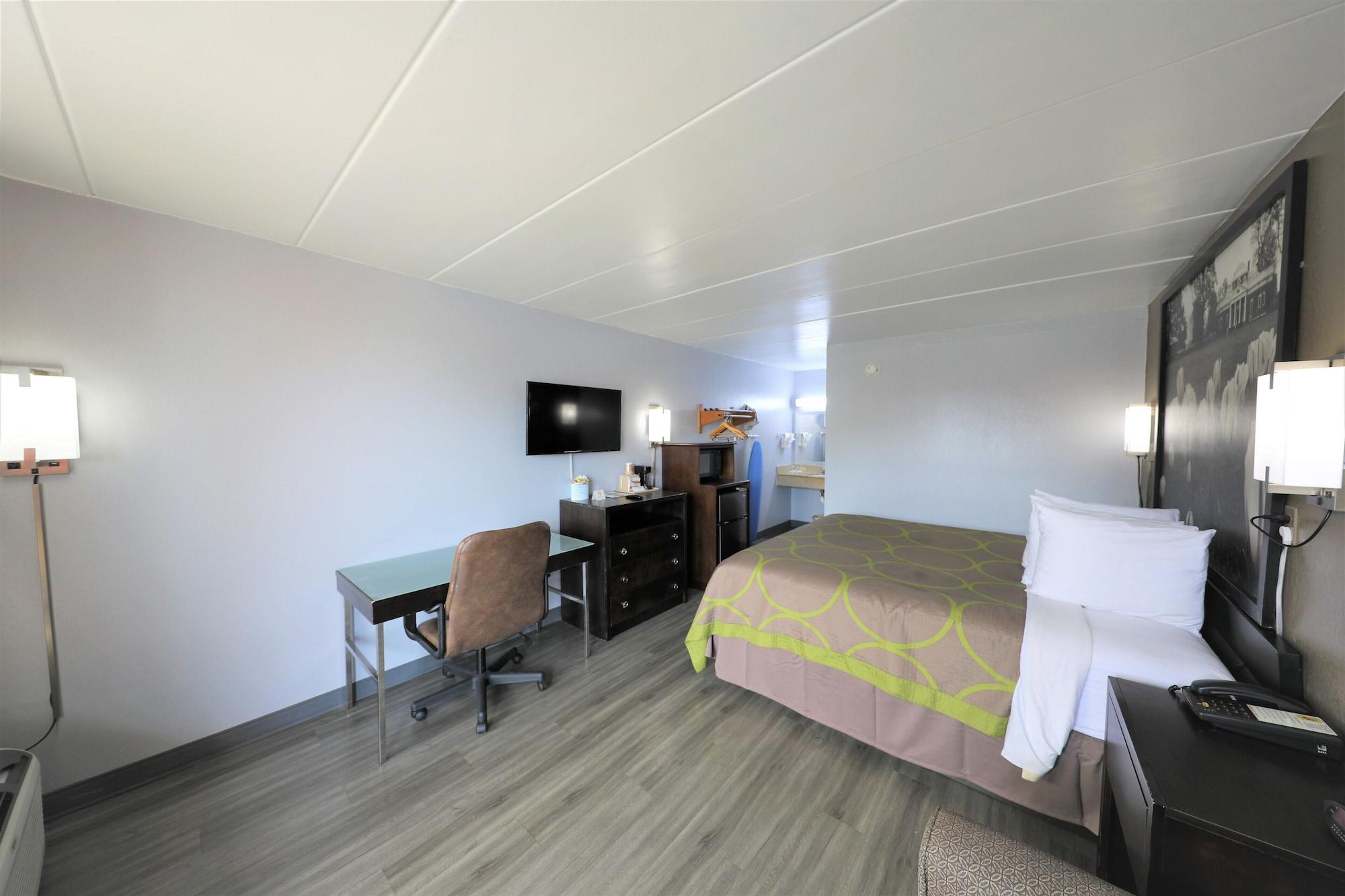 Super 8 By Wyndham Manassas Hotel Ngoại thất bức ảnh