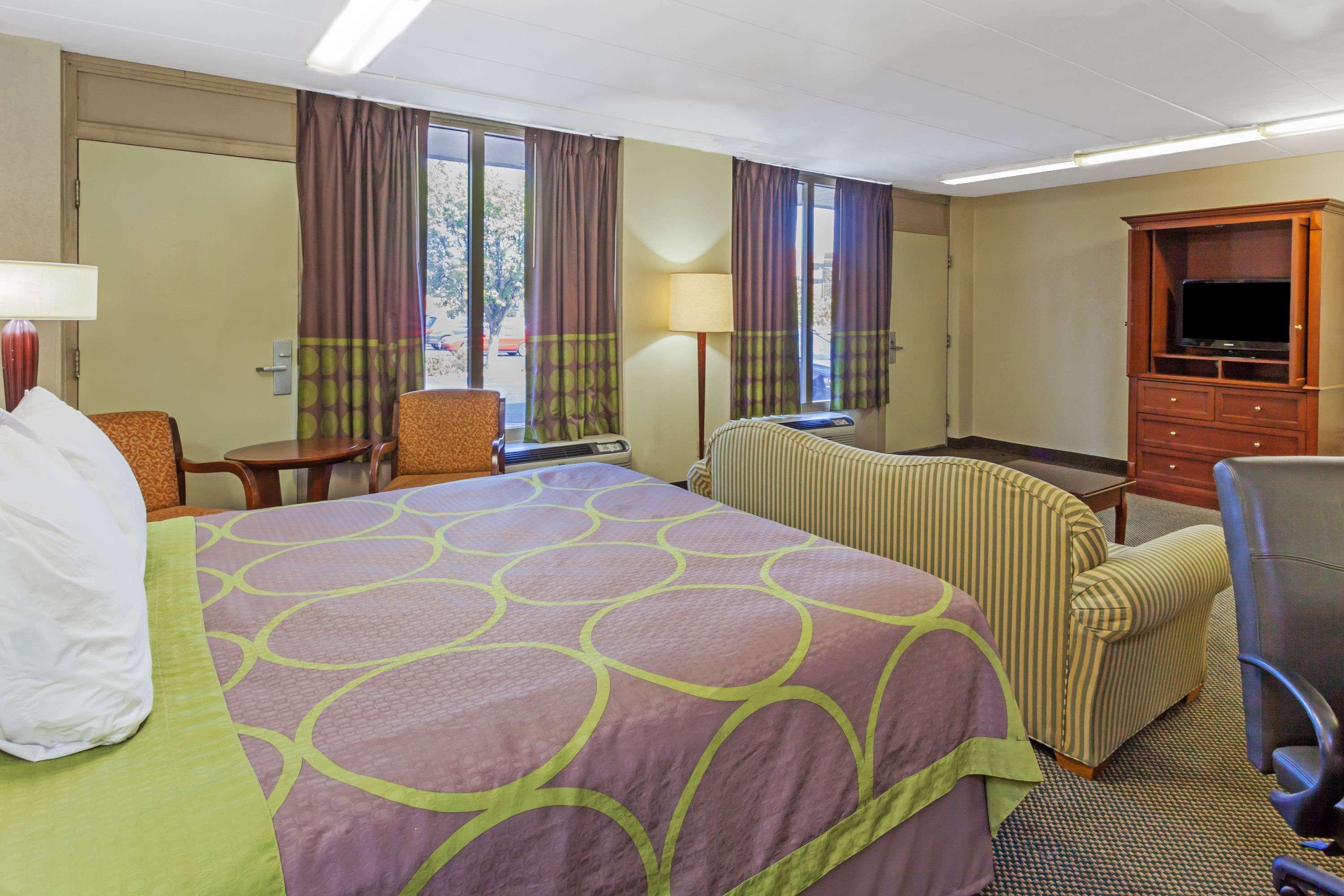 Super 8 By Wyndham Manassas Hotel Ngoại thất bức ảnh