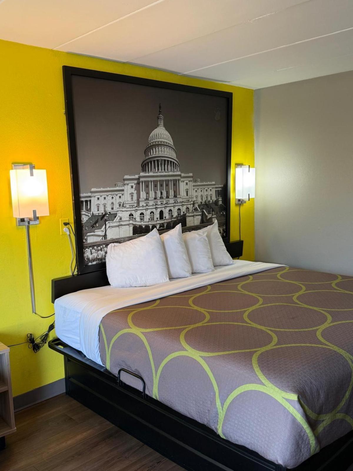 Super 8 By Wyndham Manassas Hotel Ngoại thất bức ảnh